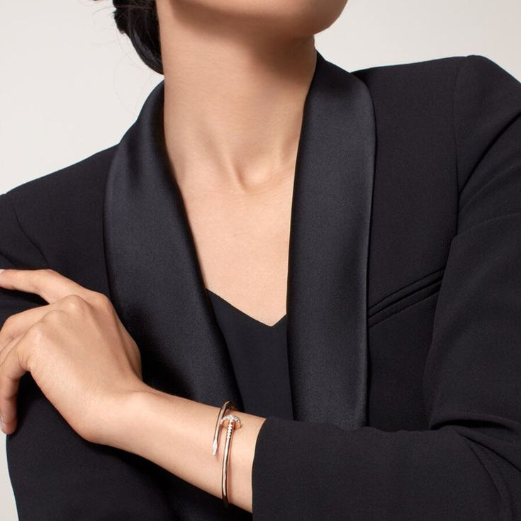 Elegant Roséguld Armbånd med Eksklusivt Design