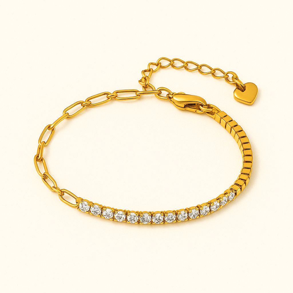 "FAE Sæt med Spænde og Tennisarmbånd" could be rewritten as "FAE Sæt med Justerbart Spænde og Tennisarmbånd".