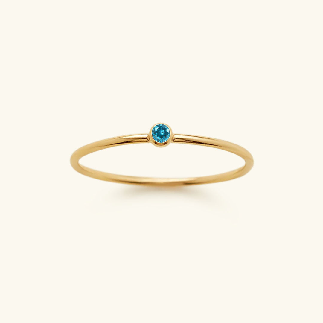 Amelia Ring med Ægte Sten" can be rewritten as "Amelia Ring med Naturlige Sten.