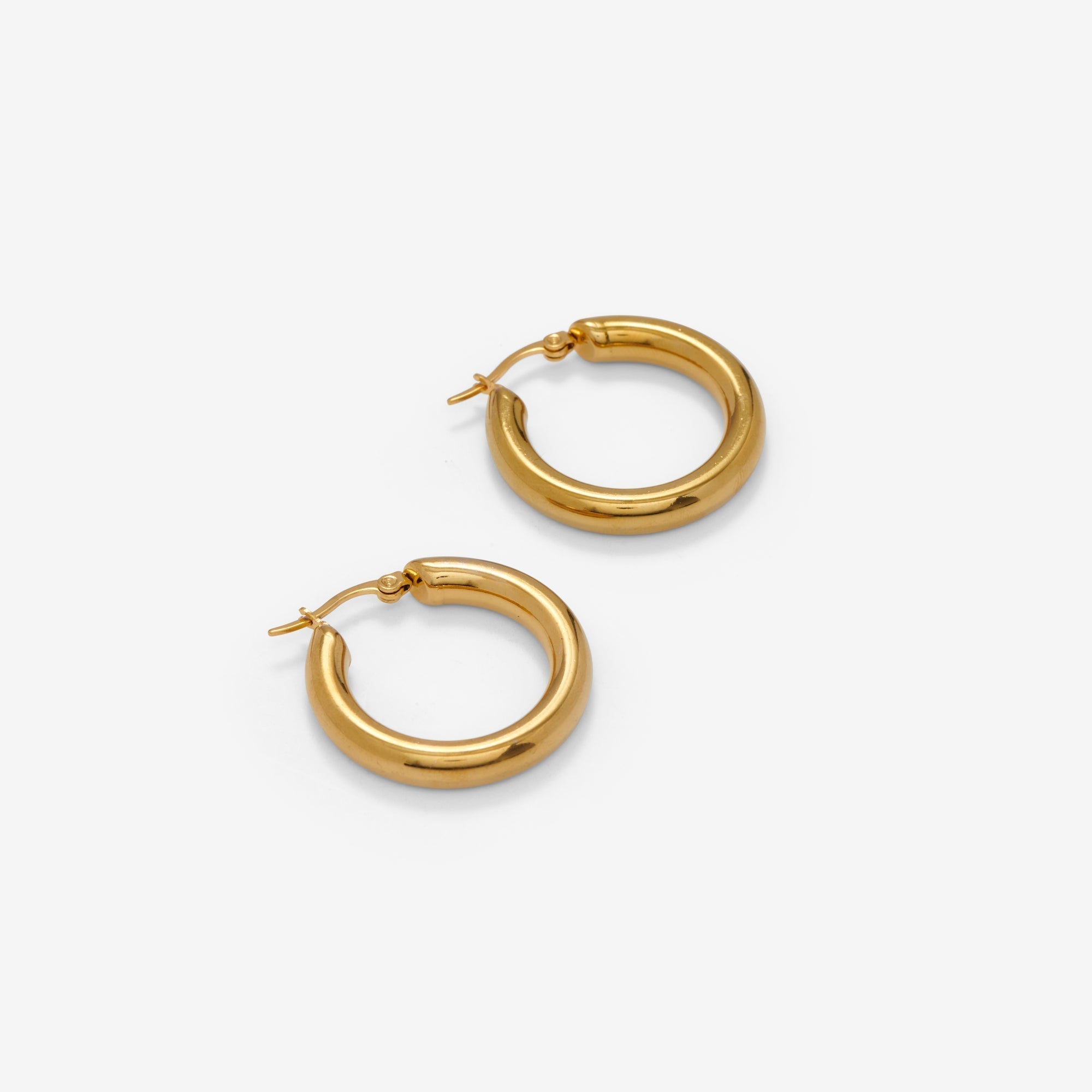 ALINA Gyldne Runde Magiske Smykker" could be rewritten as "ALINA Golden Round Enchanted Jewelry.