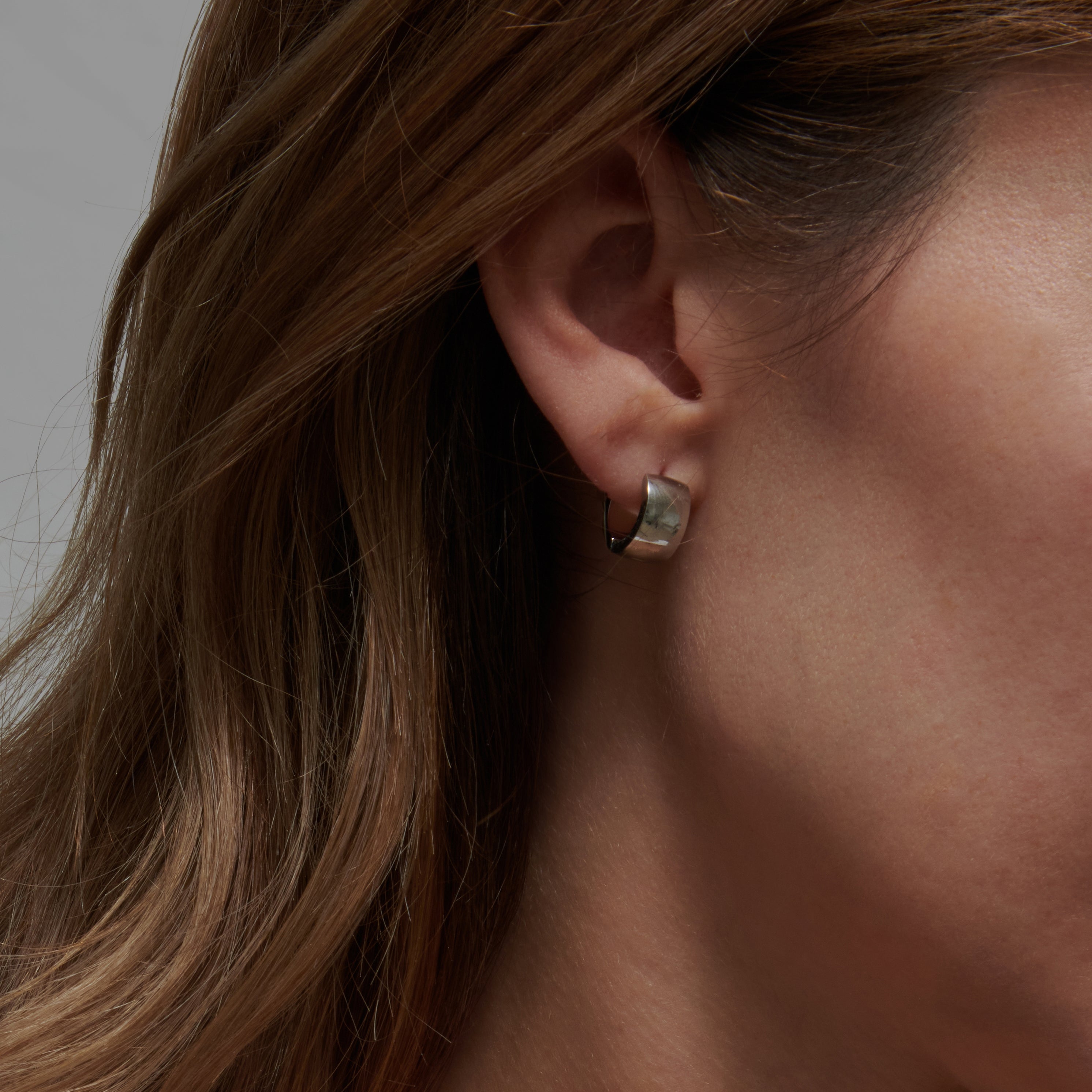 LIVIA Gold Mini Hoop Earrings