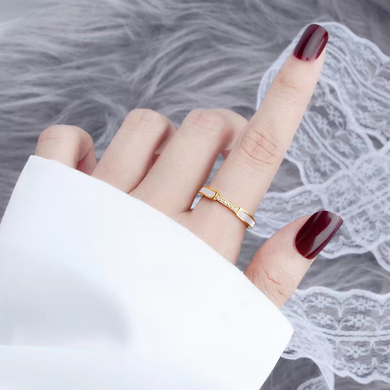 Simulandi Ring by Gabrielle Teemant