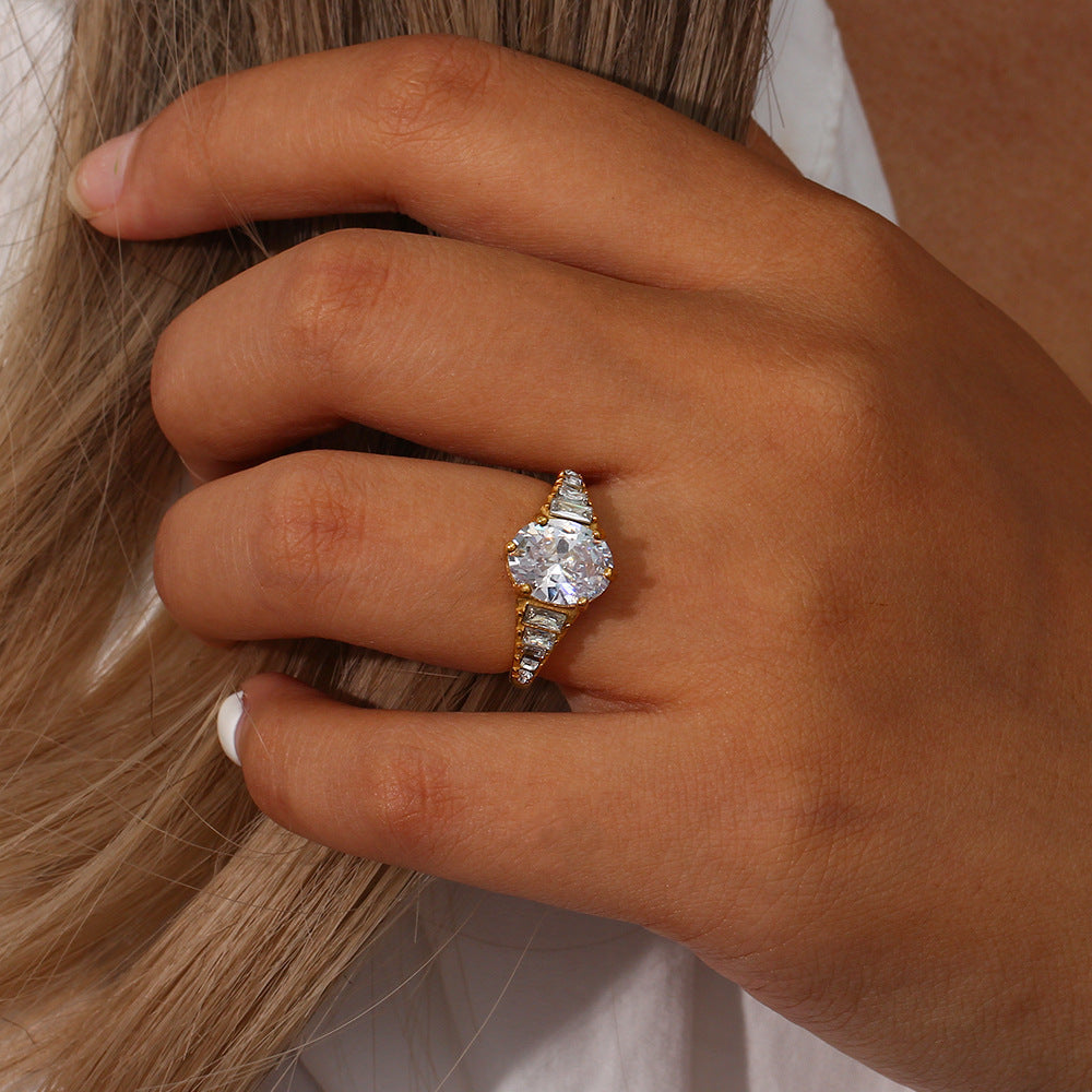 Syllia Ring mit Diamantakzenten
