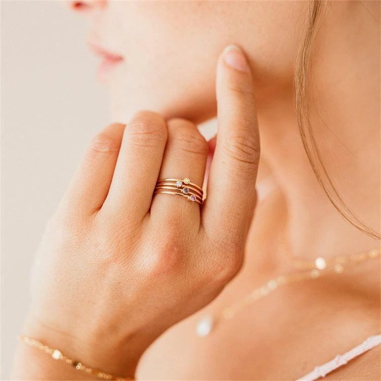 Amelia Ring med Ægte Sten" can be rewritten as "Amelia Ring med Naturlige Sten.