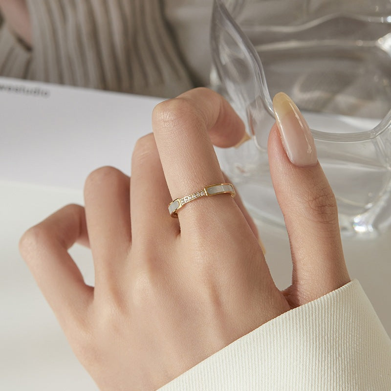 Simulandi Ring by Gabrielle Teemant