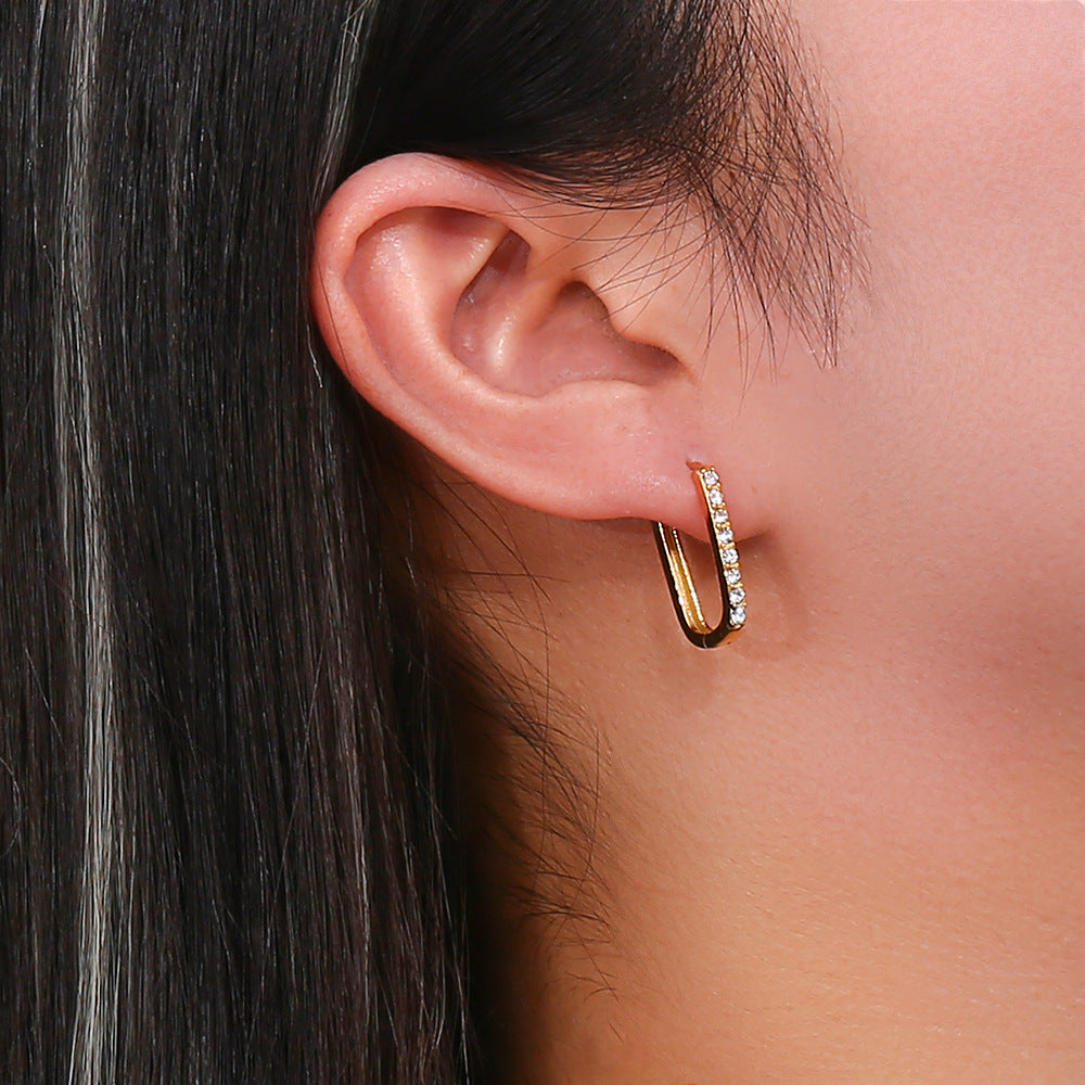 Maya Guld Hoop Øreringe" can be rewritten as "Maya Gold Hoop Earrings.