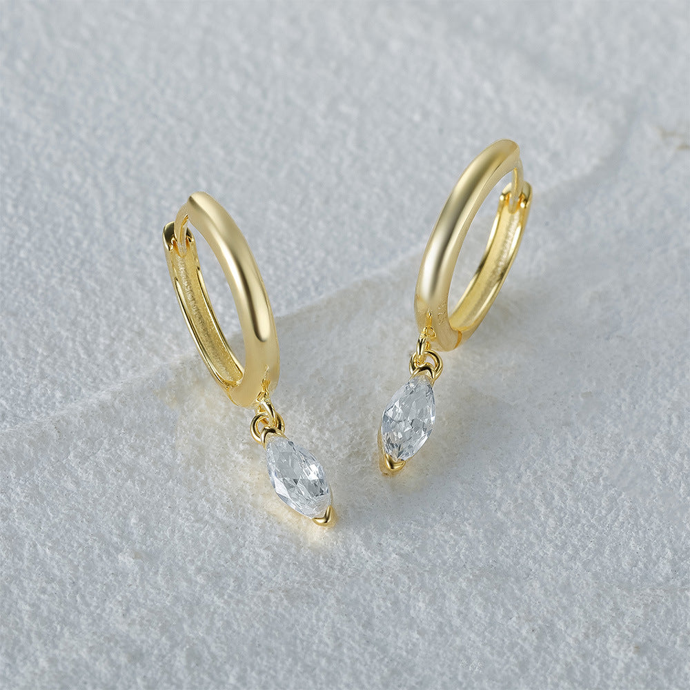 Diamantring med ædelsten" could be rewritten as "Ædelstensbesat Diamantring.