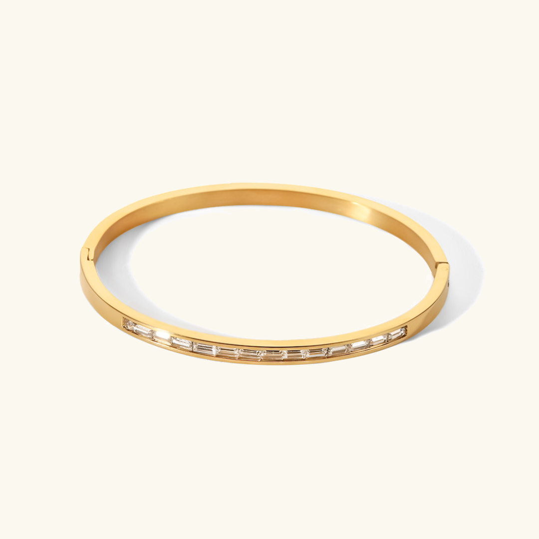 "Grace Guld Halskæde med Diamanter" can be rewritten as "Diamantbesat Grace Guld Halskæde".