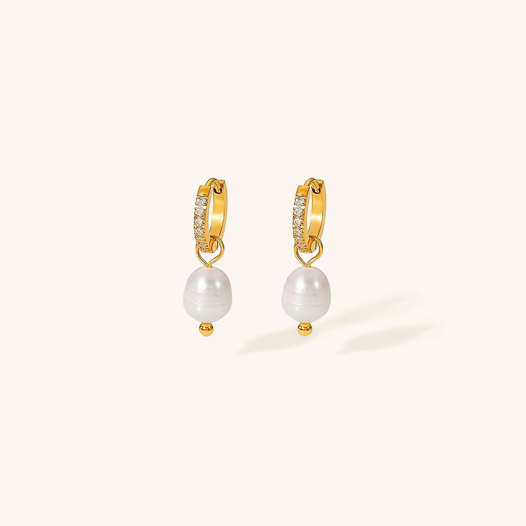 Sara Pearli Earrings