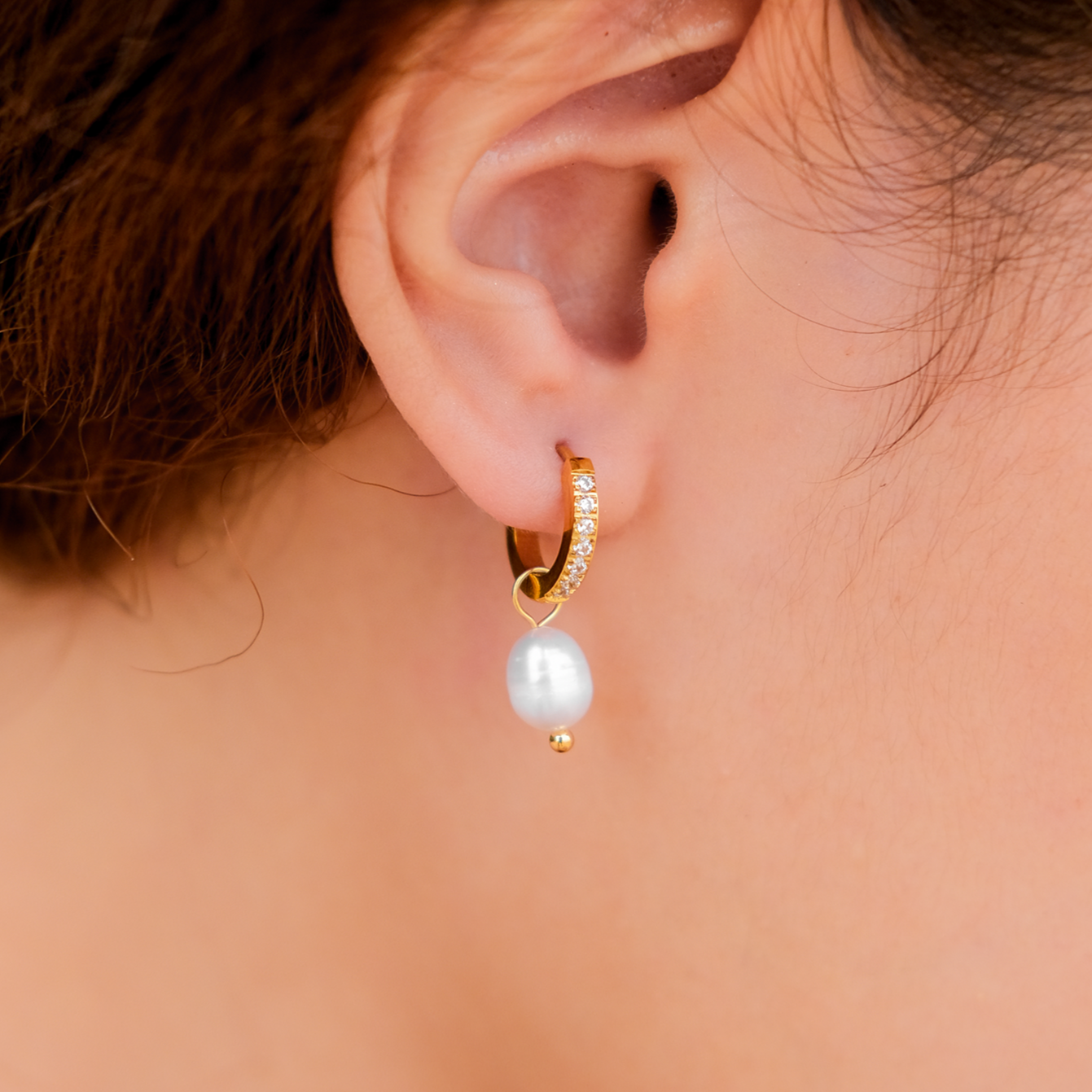 Sara Pearli Earrings