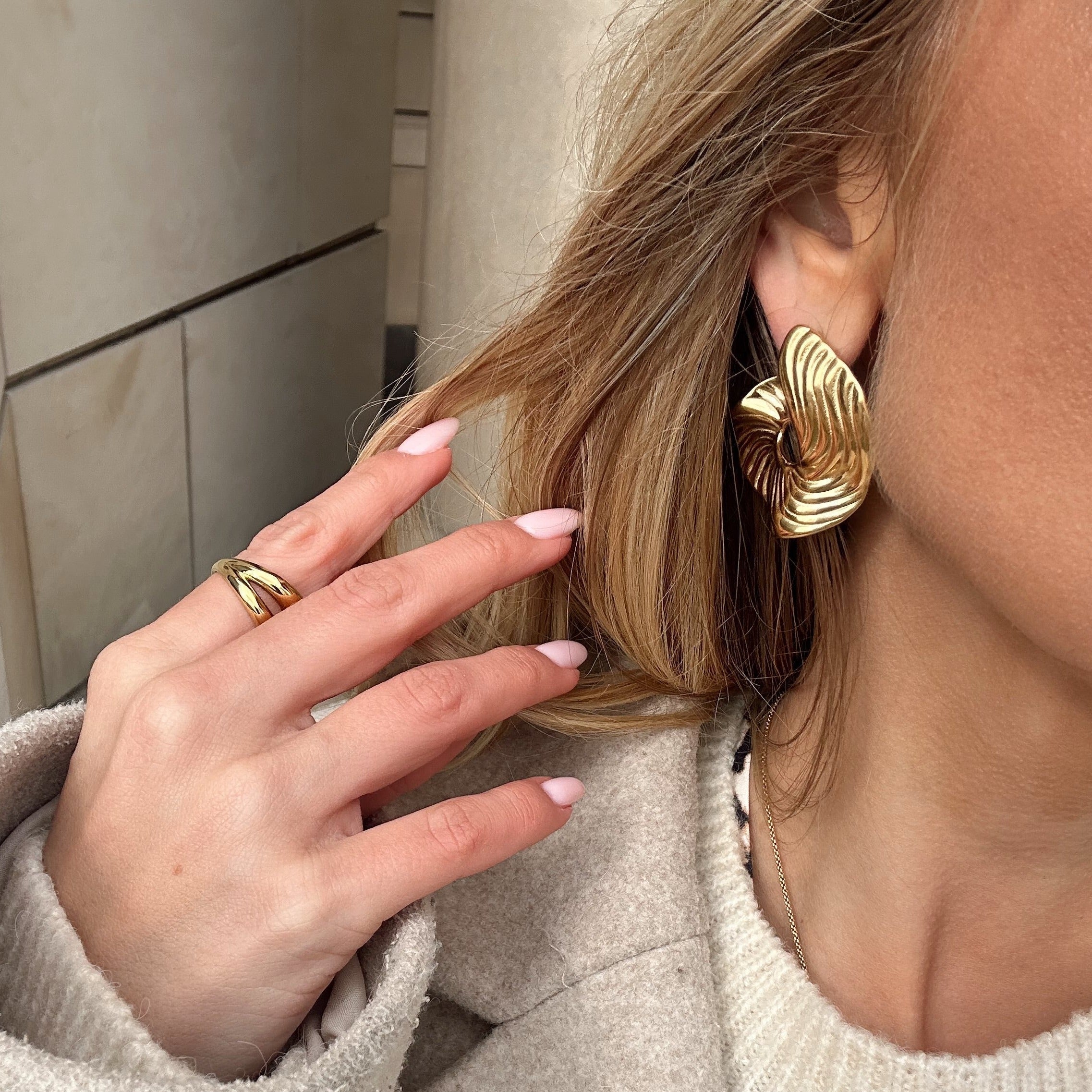 IRIS Jewelry: Gold Hoop Earrings