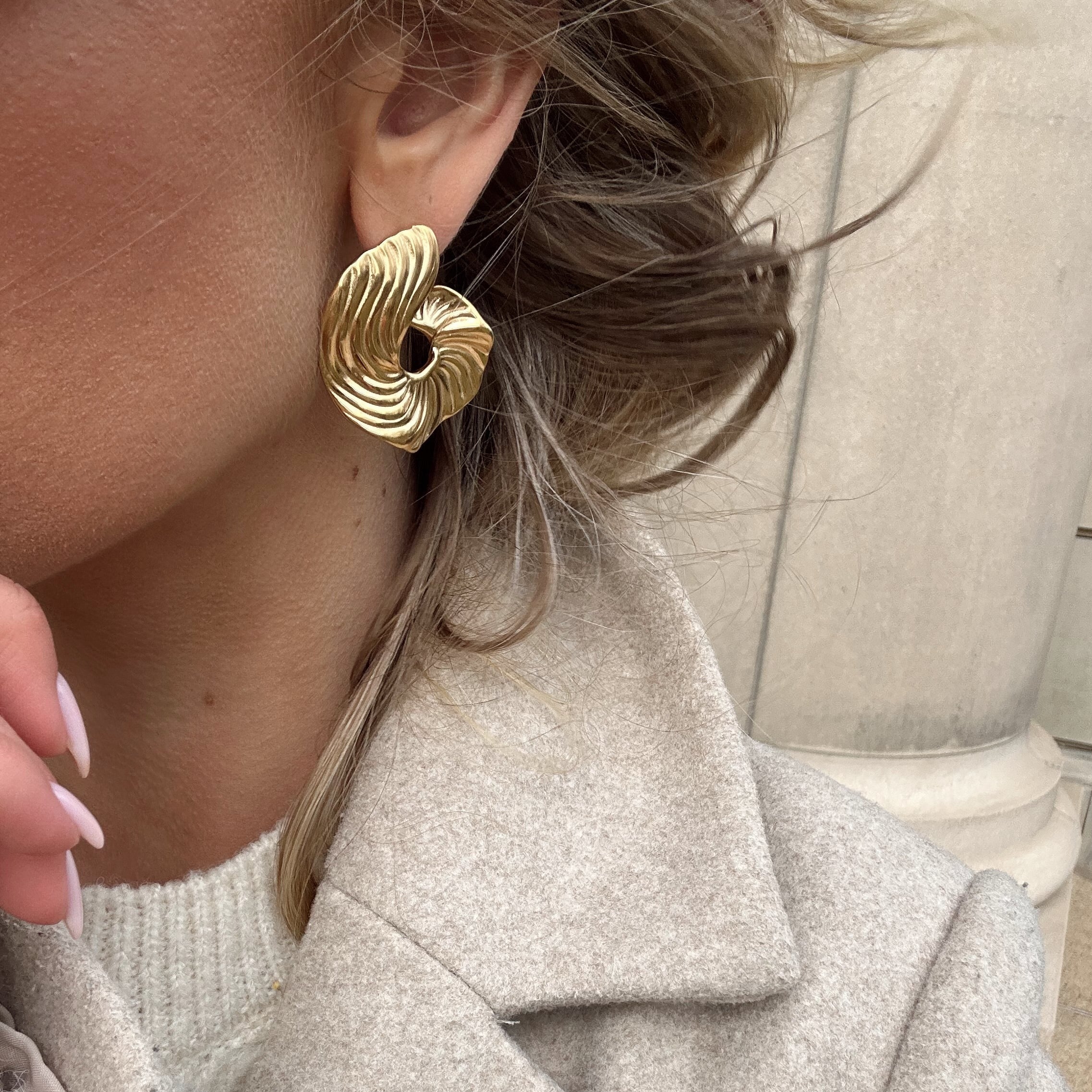 IRIS Jewelry: Gold Hoop Earrings