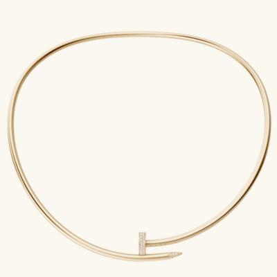 ASH ANNE Krystalhalskæde" can be rewritten as "ASH ANNE Crystal Necklace.