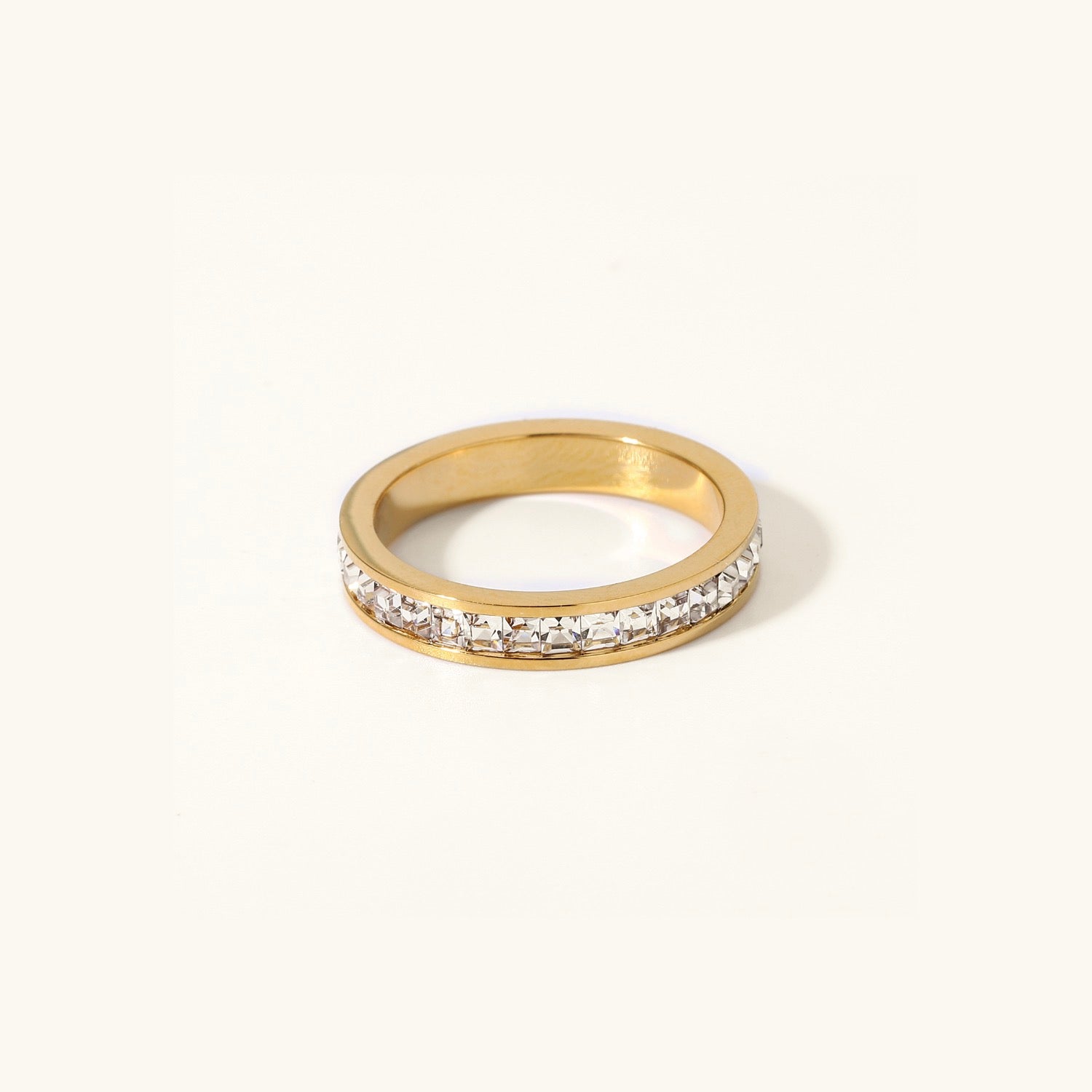Alleria Gullring: Magisk Eleganse" could be rewritten as "Alleria Gold Ring: Enchanting Elegance.