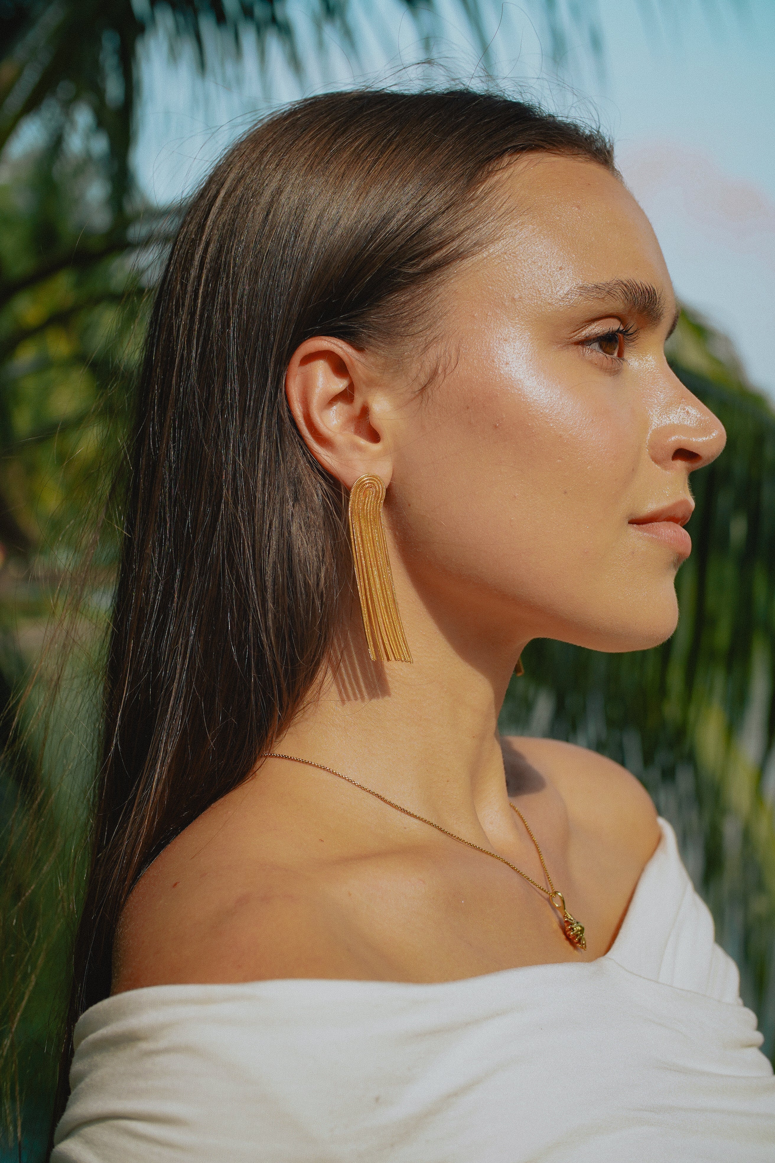 LYRA Gold Round Earrings
