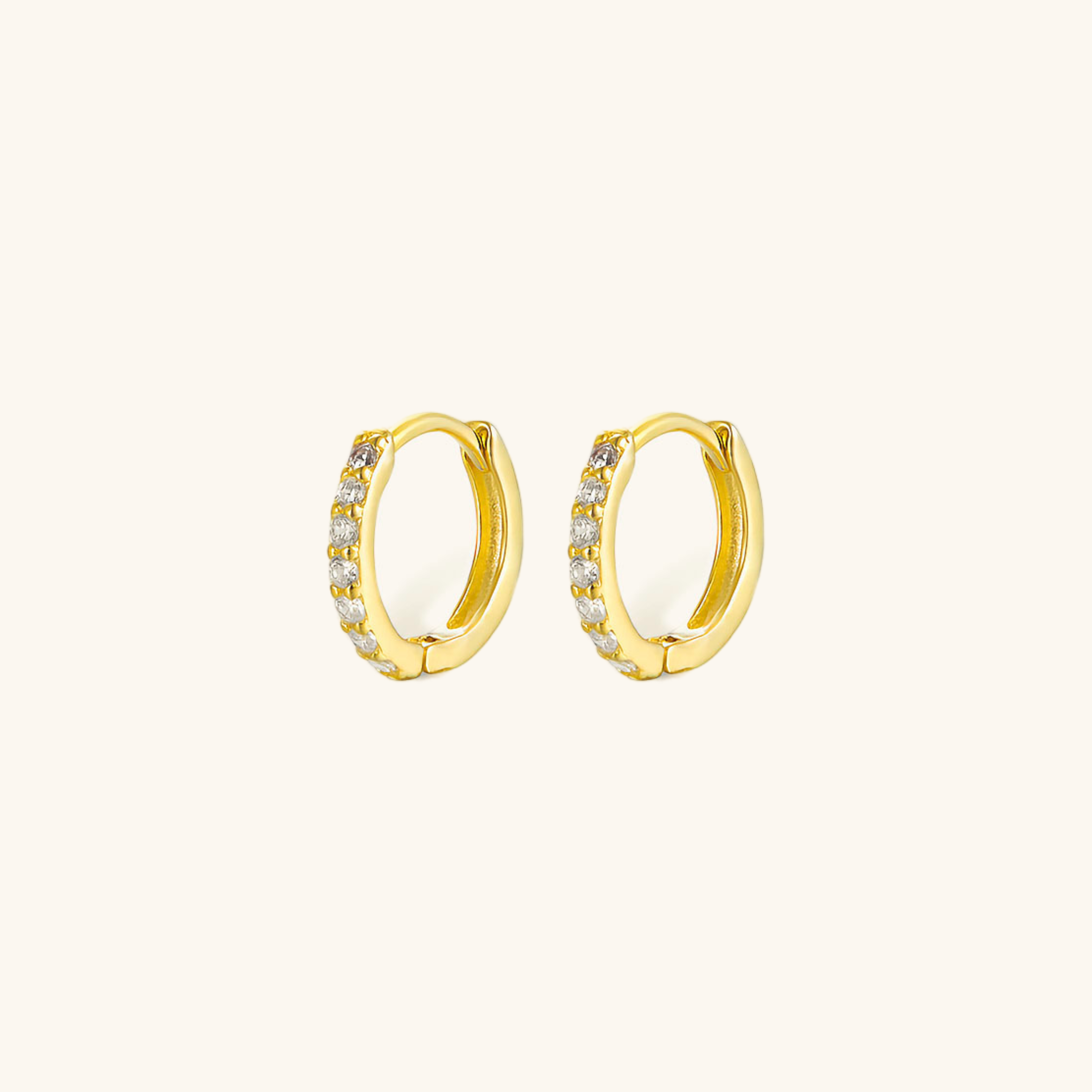 Aleksandrisk Huggie Earrings