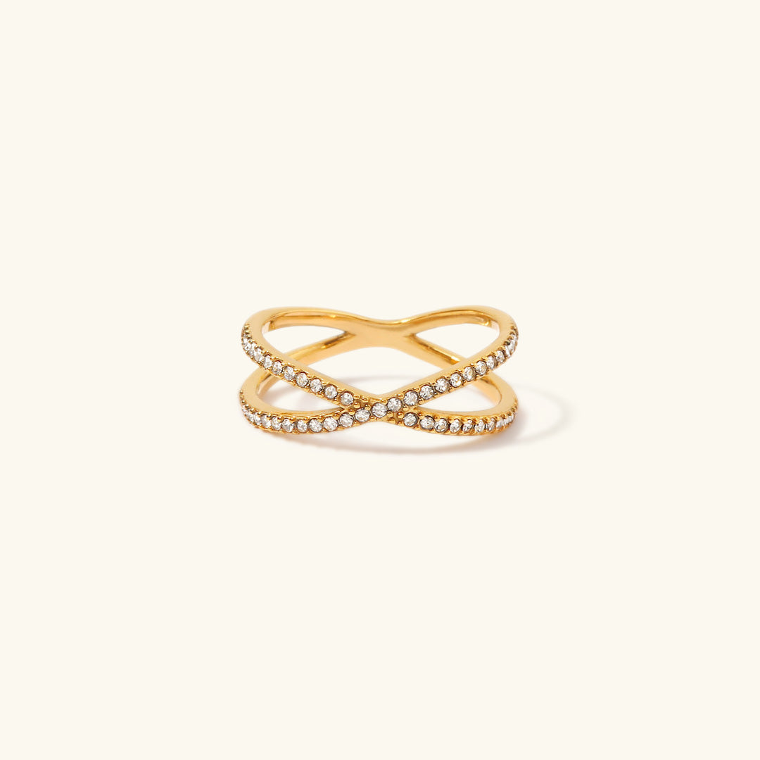"Nia Guld- og Diamantring" can be rewritten as "Nia Guld- og Diamantring" (the title is already quite clear and descriptive). However, if you're looking for a more creative or appealing version, you might consider:

"Nia Guld- og Diamantring med Diamanter