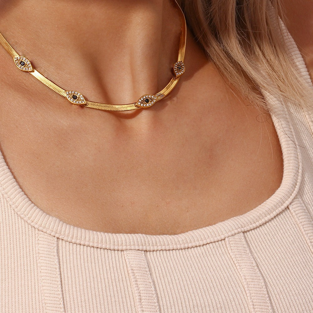 Faunne Guldhalskæde" can be rewritten as "Faunne Gold Necklace.