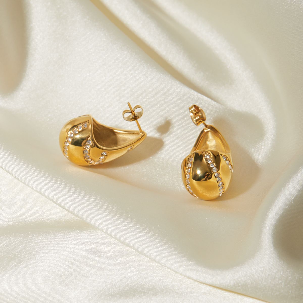 Linnea Gold Hoop Earrings