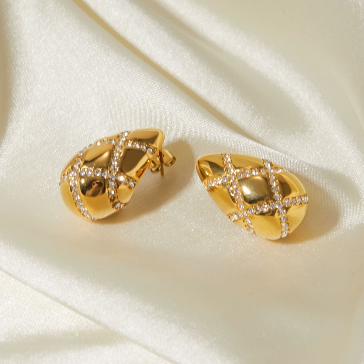 Linnea Gold Hoop Earrings
