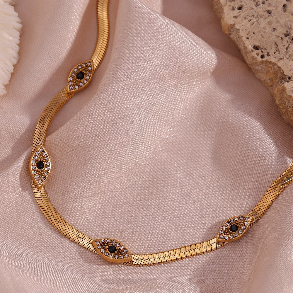 Faunne Guldhalskæde" can be rewritten as "Faunne Gold Necklace.